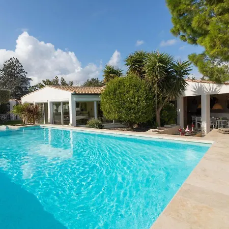 Magnificent With Private Pool *