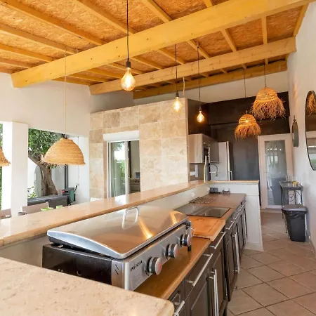 Magnificent With Private Pool