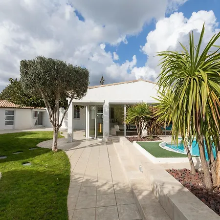 别墅 Magnificent With Private Pool 纳博讷