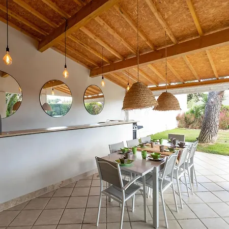 빌라 Magnificent With Private Pool 나르본