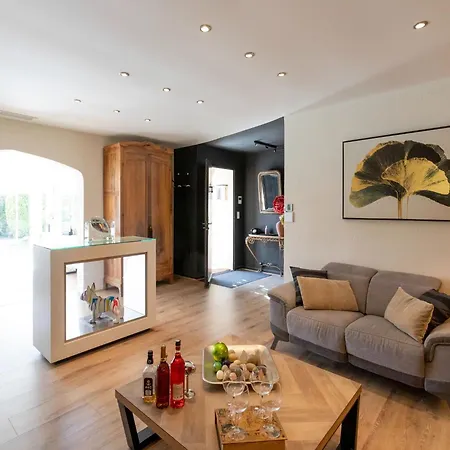 Magnificent With Private Pool *