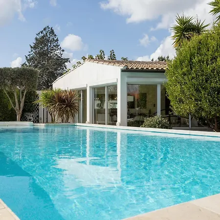 Magnificent With Private Pool * Narbona