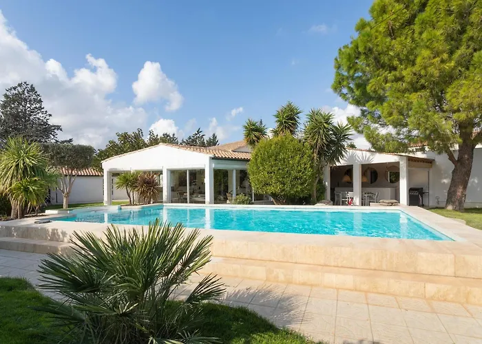Villa Magnificent With Private Pool *